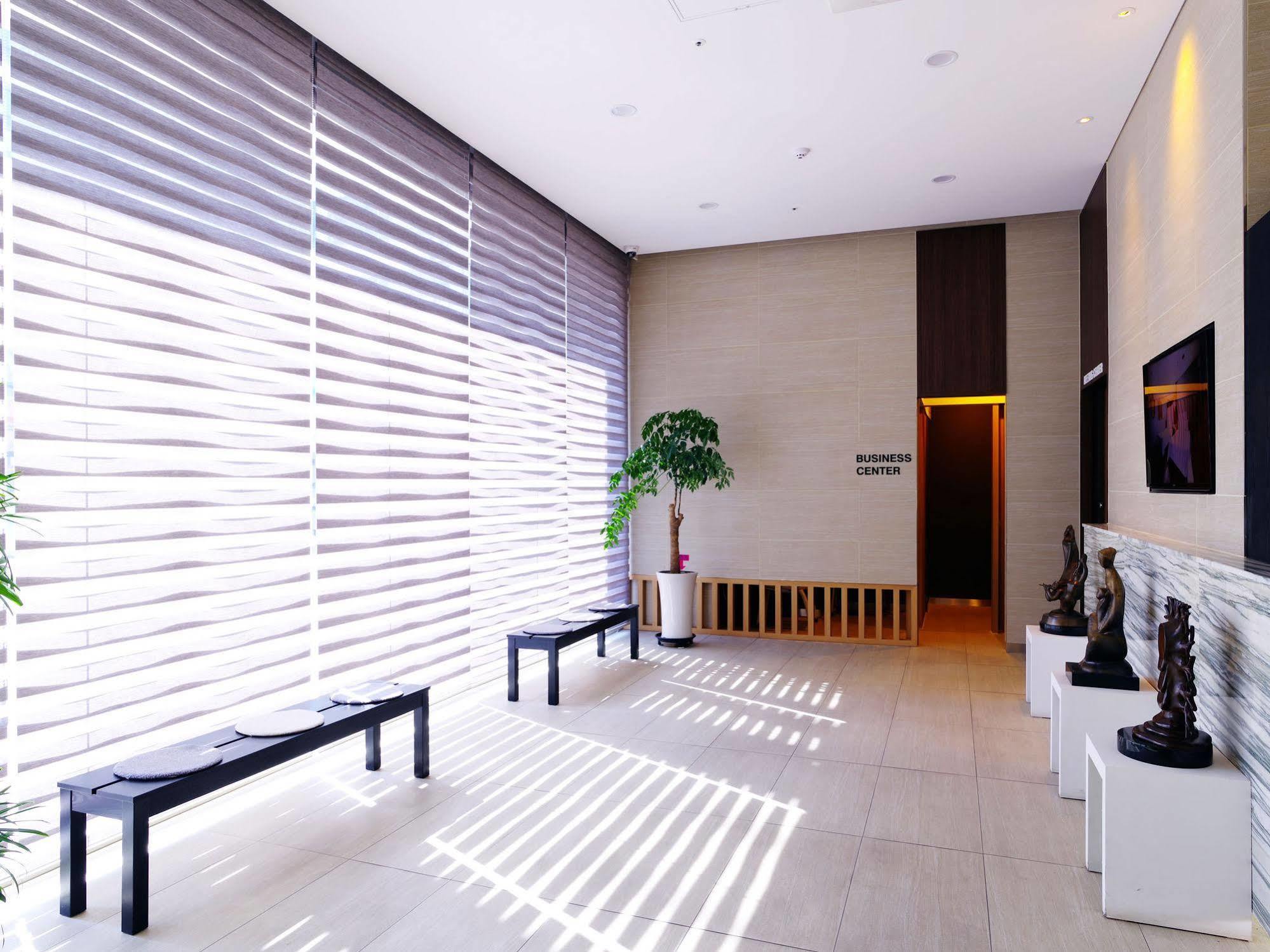 On Smart Hotel Cheonan Esterno foto