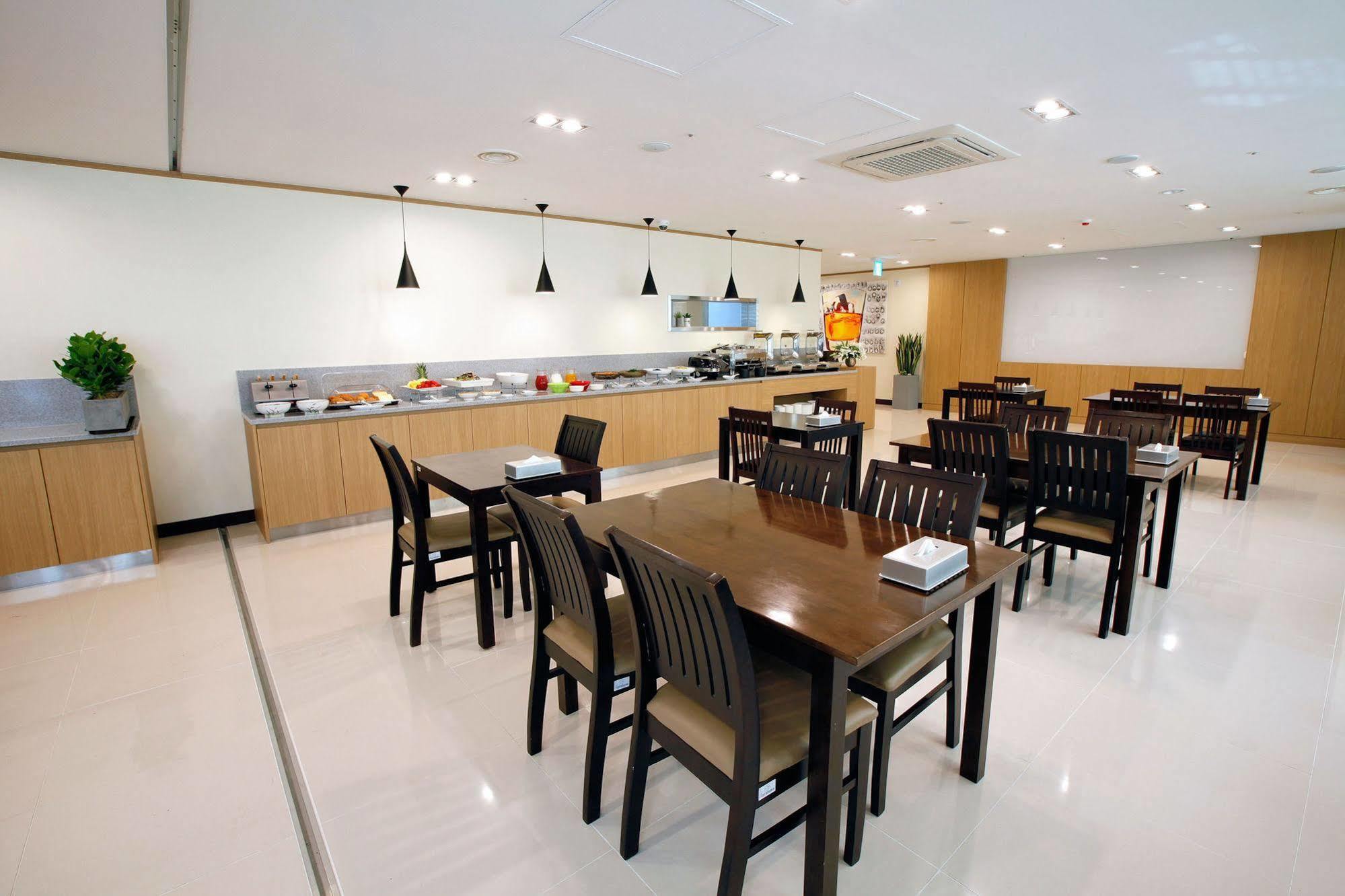 On Smart Hotel Cheonan Esterno foto