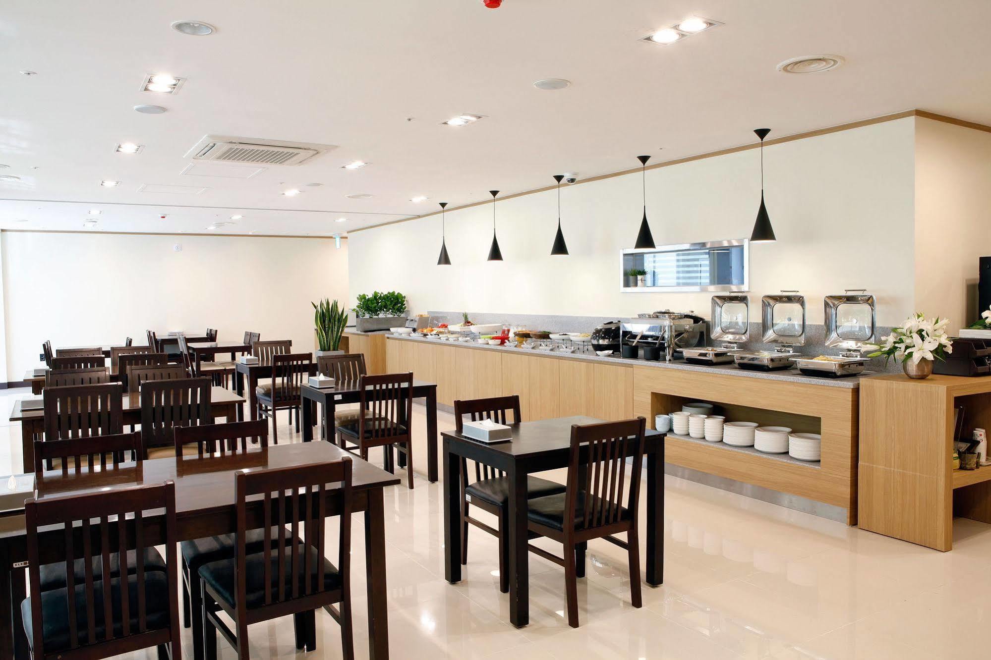 On Smart Hotel Cheonan Esterno foto