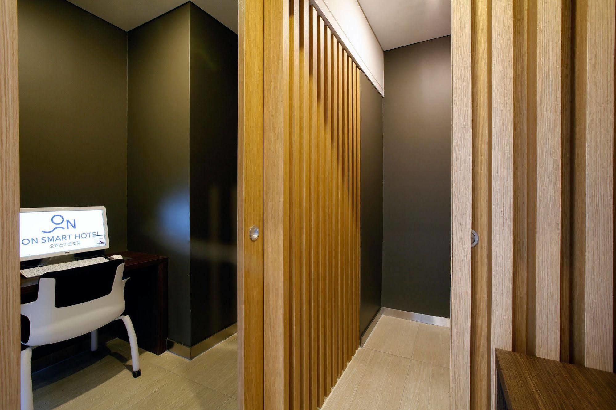 On Smart Hotel Cheonan Esterno foto