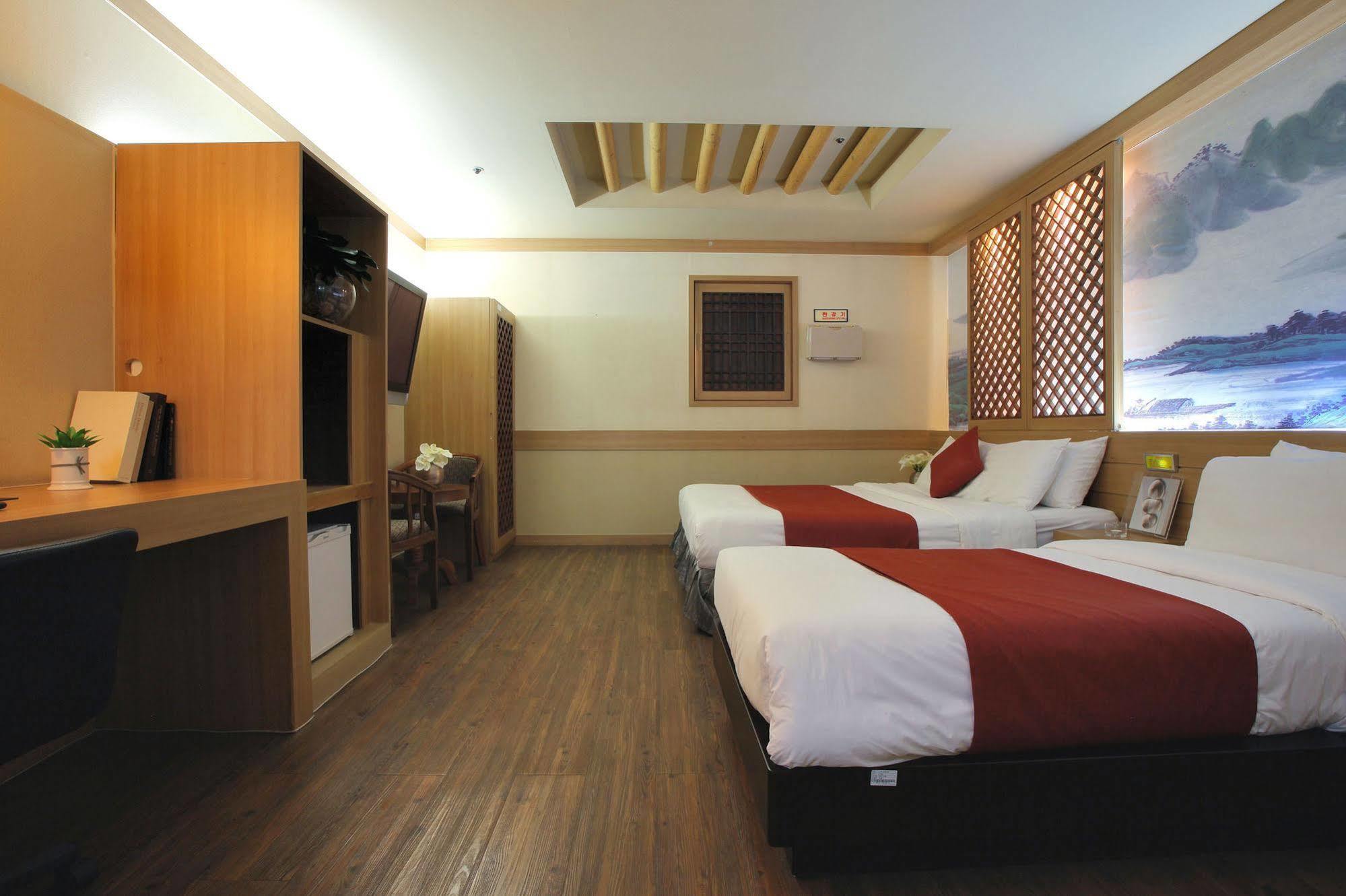 On Smart Hotel Cheonan Esterno foto